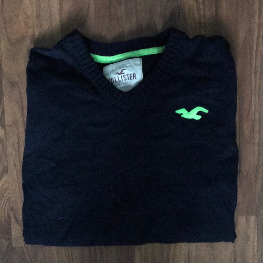 Men’s Navy Blue Sweater